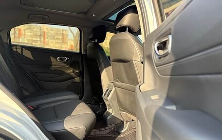 Honda Vezel, 2023 год, 2 070 000 рублей, 5 фотография