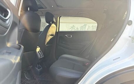 Honda Vezel, 2023 год, 2 070 000 рублей, 12 фотография