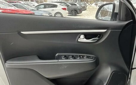 KIA Rio IV, 2021 год, 1 798 000 рублей, 13 фотография