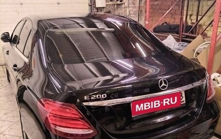 Mercedes-Benz E-Класс, 2017 год, 2 100 000 рублей, 1 фотография