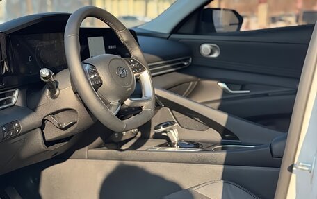 Hyundai Elantra, 2022 год, 1 925 000 рублей, 5 фотография