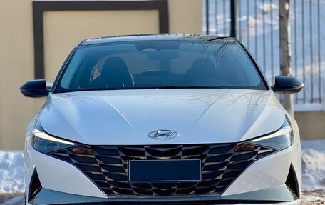 Hyundai Elantra, 2022 год, 1 925 000 рублей, 2 фотография