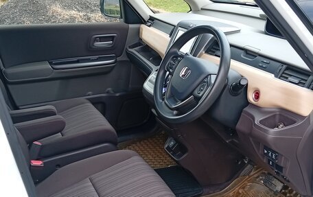 Honda Freed II, 2017 год, 1 500 000 рублей, 4 фотография