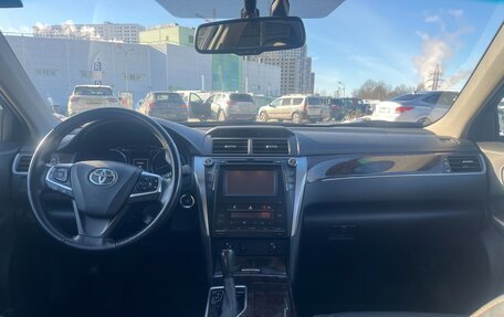 Toyota Camry, 2017 год, 2 550 000 рублей, 9 фотография