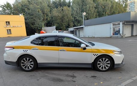 Toyota Camry, 2019 год, 1 500 000 рублей, 3 фотография