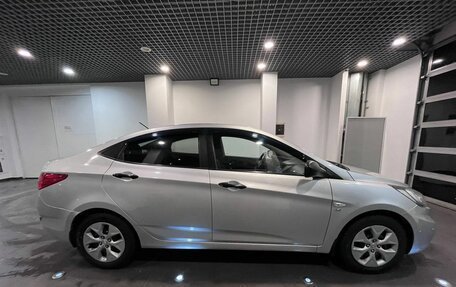 Hyundai Solaris II рестайлинг, 2013 год, 860 000 рублей, 2 фотография