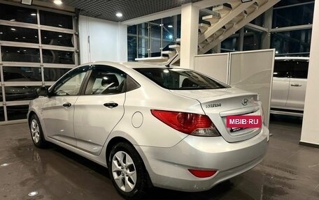 Hyundai Solaris II рестайлинг, 2013 год, 860 000 рублей, 5 фотография