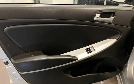 Hyundai Solaris II рестайлинг, 2013 год, 860 000 рублей, 21 фотография