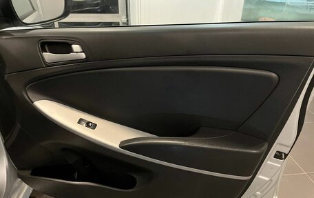 Hyundai Solaris II рестайлинг, 2013 год, 860 000 рублей, 27 фотография