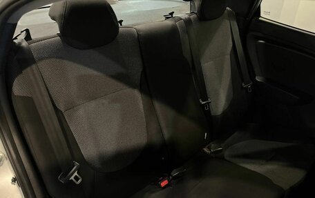 Hyundai Solaris II рестайлинг, 2013 год, 860 000 рублей, 32 фотография