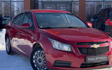 Chevrolet Cruze II, 2010 год, 650 000 рублей, 3 фотография