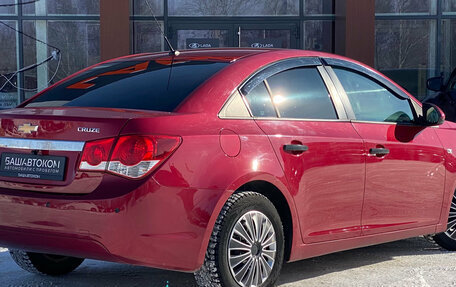 Chevrolet Cruze II, 2010 год, 650 000 рублей, 5 фотография