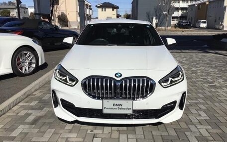 BMW 1 серия, 2022 год, 1 915 000 рублей, 3 фотография