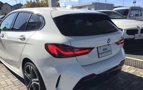 BMW 1 серия, 2022 год, 1 915 000 рублей, 12 фотография