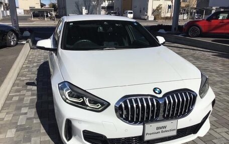 BMW 1 серия, 2022 год, 1 915 000 рублей, 4 фотография