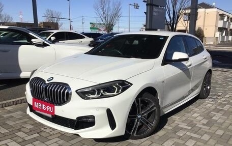 BMW 1 серия, 2022 год, 1 915 000 рублей, 2 фотография