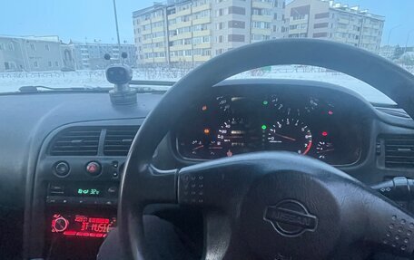 Nissan Skyline, 1993 год, 300 000 рублей, 5 фотография