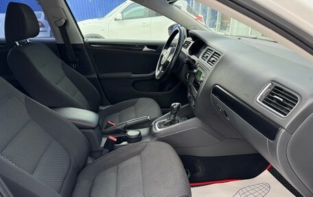 Volkswagen Jetta VI, 2012 год, 1 045 000 рублей, 12 фотография