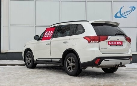 Mitsubishi Outlander III рестайлинг 3, 2021 год, 2 700 000 рублей, 7 фотография