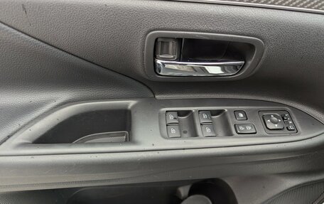 Mitsubishi Outlander III рестайлинг 3, 2021 год, 2 700 000 рублей, 15 фотография