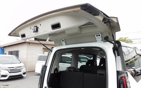 Nissan Serena, 2023 год, 2 680 000 рублей, 9 фотография