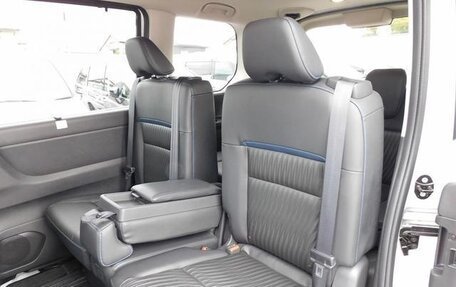 Nissan Serena, 2023 год, 2 680 000 рублей, 17 фотография