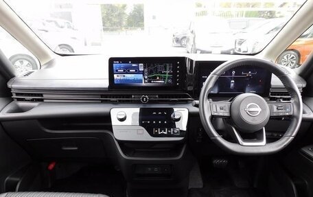 Nissan Serena, 2023 год, 2 680 000 рублей, 13 фотография