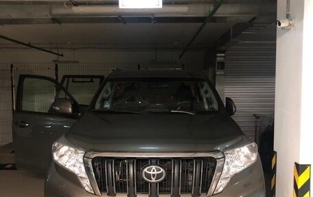 Toyota Land Cruiser Prado 150 рестайлинг 2, 2015 год, 4 100 000 рублей, 1 фотография