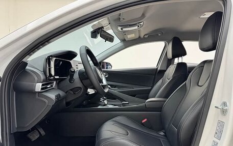 Hyundai Elantra, 2022 год, 1 375 000 рублей, 15 фотография