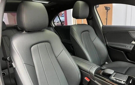 Mercedes-Benz A-Класс, 2022 год, 1 780 000 рублей, 11 фотография