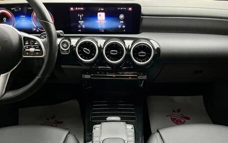 Mercedes-Benz A-Класс, 2022 год, 1 780 000 рублей, 9 фотография