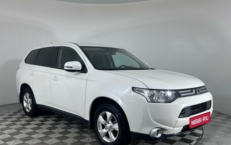 Mitsubishi Outlander III рестайлинг 3, 2013 год, 1 419 000 рублей, 3 фотография