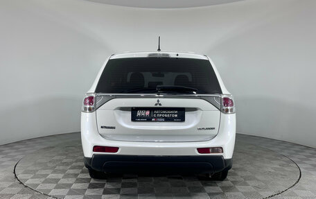 Mitsubishi Outlander III рестайлинг 3, 2013 год, 1 419 000 рублей, 6 фотография