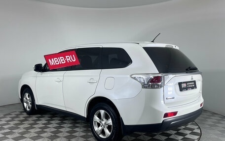 Mitsubishi Outlander III рестайлинг 3, 2013 год, 1 419 000 рублей, 7 фотография