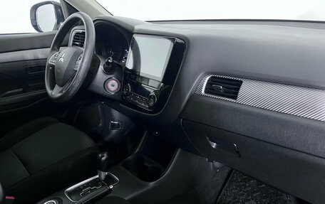 Mitsubishi Outlander III рестайлинг 3, 2013 год, 1 419 000 рублей, 10 фотография