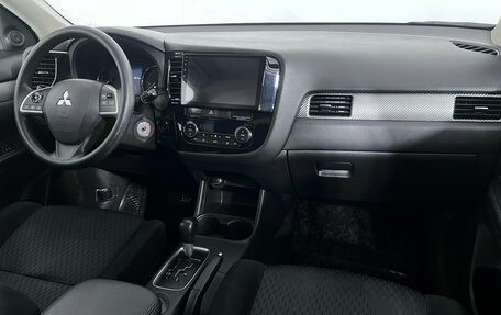 Mitsubishi Outlander III рестайлинг 3, 2013 год, 1 419 000 рублей, 13 фотография