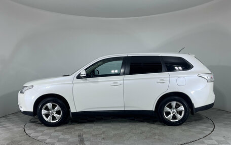 Mitsubishi Outlander III рестайлинг 3, 2013 год, 1 419 000 рублей, 8 фотография
