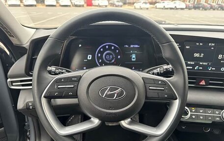 Hyundai Elantra, 2022 год, 1 390 000 рублей, 13 фотография