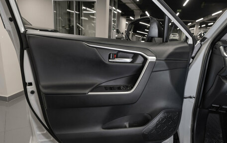 Toyota RAV4, 2025 год, 4 150 000 рублей, 21 фотография