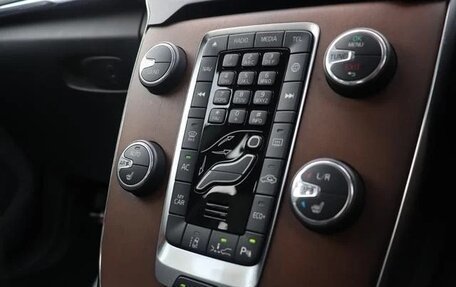 Volvo V40 II рестайлинг, 2018 год, 1 200 000 рублей, 12 фотография