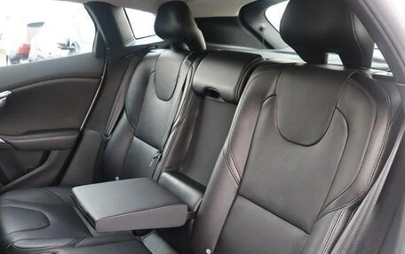 Volvo V40 II рестайлинг, 2018 год, 1 200 000 рублей, 20 фотография