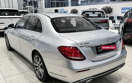 Mercedes-Benz E-Класс, 2018 год, 3 350 000 рублей, 8 фотография