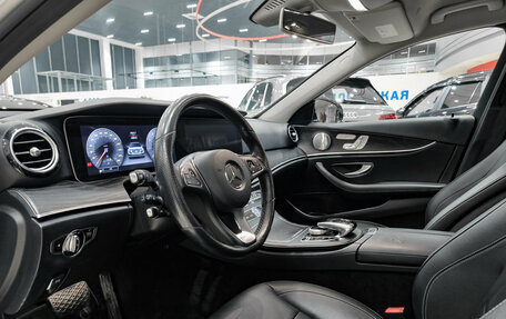 Mercedes-Benz E-Класс, 2018 год, 3 350 000 рублей, 20 фотография