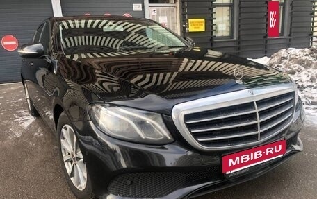 Mercedes-Benz E-Класс, 2018 год, 2 850 000 рублей, 2 фотография