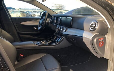 Mercedes-Benz E-Класс, 2018 год, 2 850 000 рублей, 7 фотография