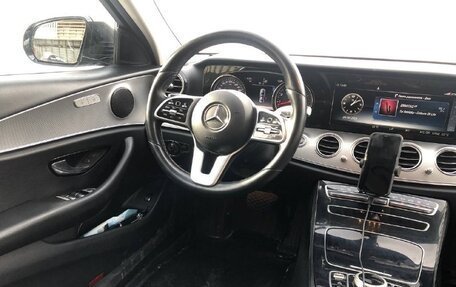 Mercedes-Benz E-Класс, 2018 год, 2 850 000 рублей, 13 фотография