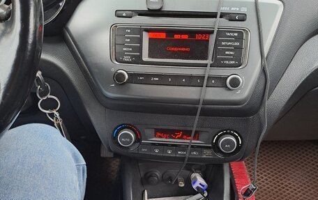 KIA Rio III рестайлинг, 2015 год, 895 000 рублей, 6 фотография