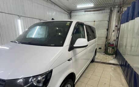 Volkswagen Caravelle T6 рестайлинг, 2017 год, 2 570 000 рублей, 5 фотография