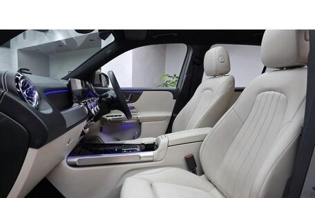 Mercedes-Benz GLB, 2022 год, 2 350 000 рублей, 19 фотография