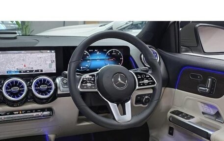 Mercedes-Benz GLB, 2022 год, 2 350 000 рублей, 26 фотография